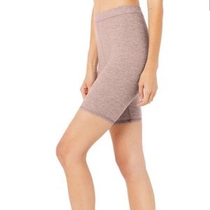 ALO Yoga Alosoft Flow Biker short